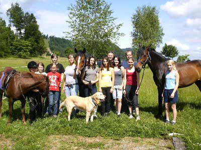 Jugendliche des RFV Gengenbach mit der Jugendvorsitzenden C. Rudolph