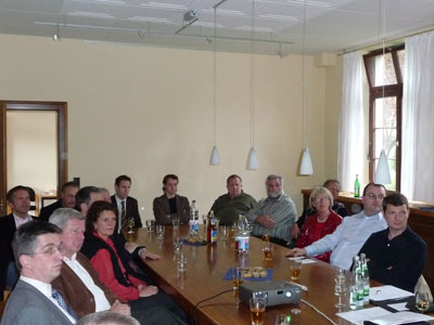 Die Kandidaten im Ratsaal Schwaibach